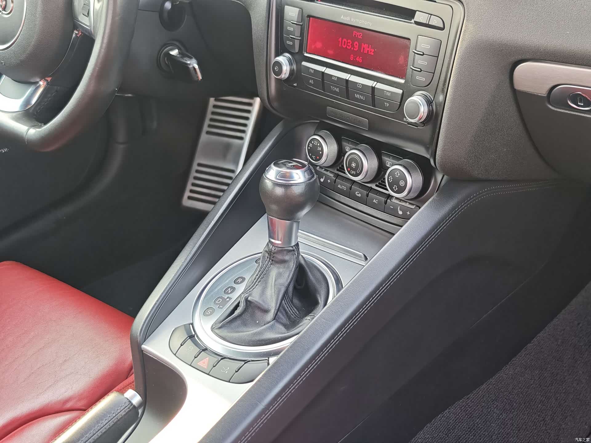 Audi TT, 2011 10