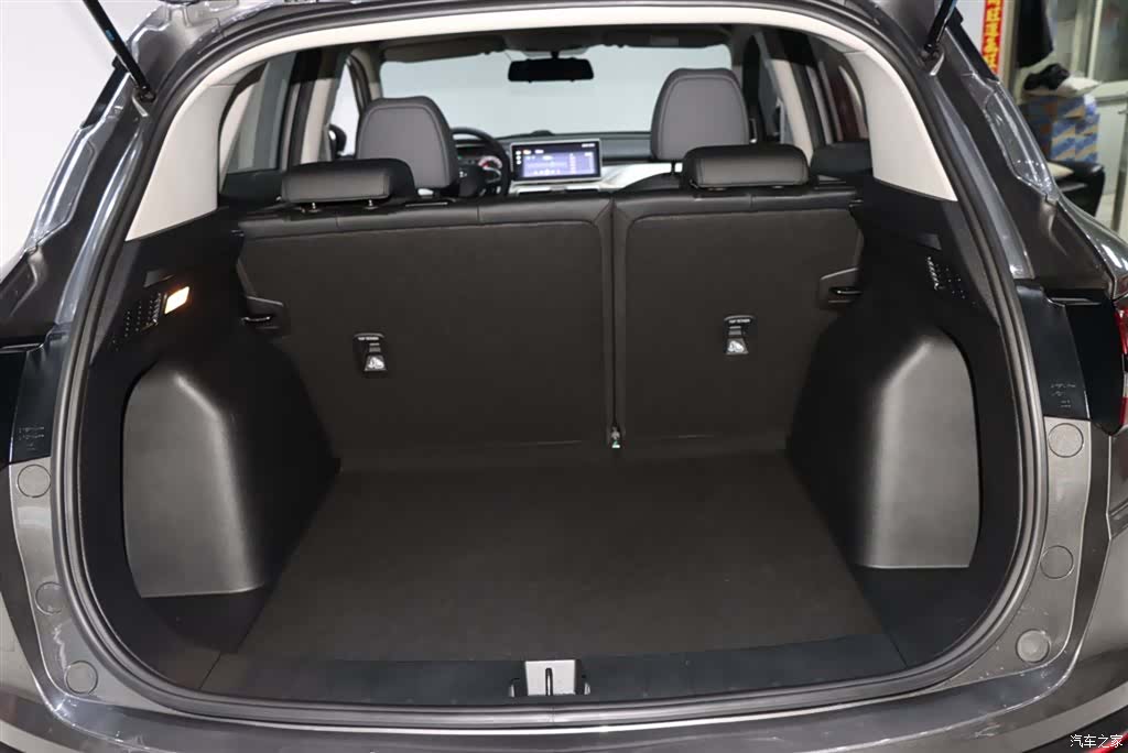 Geely Coolray, 2024 16