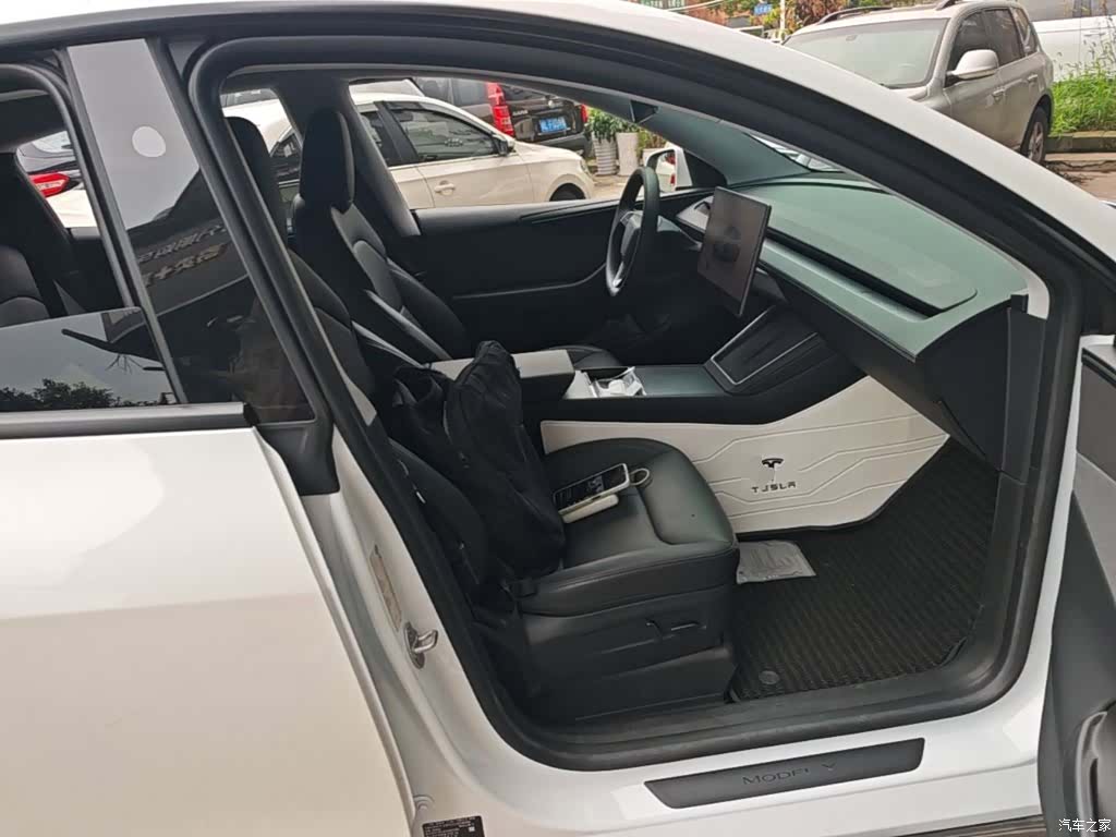 Tesla Model Y, 2025 20