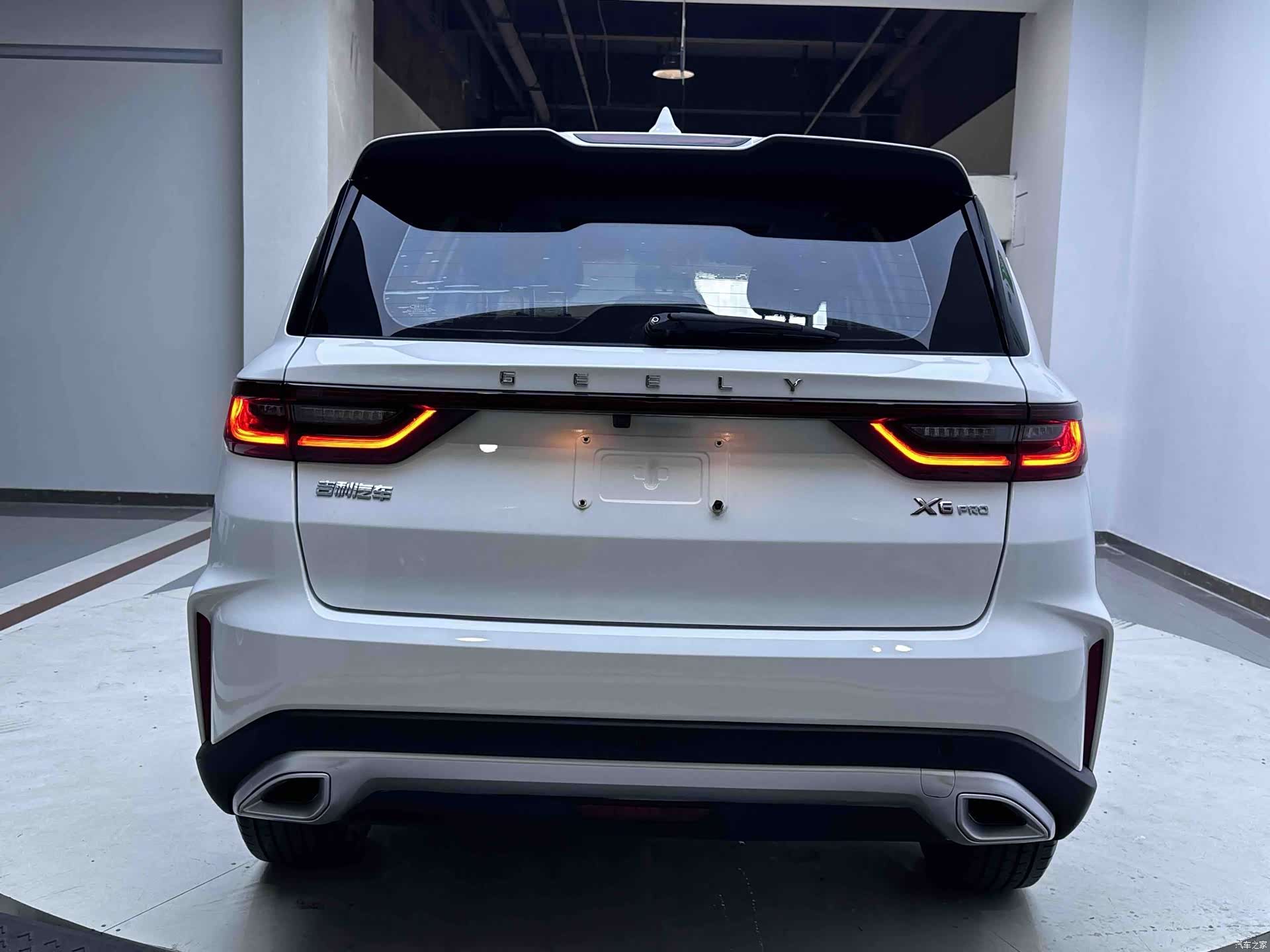 Geely X6, 2022 все фото