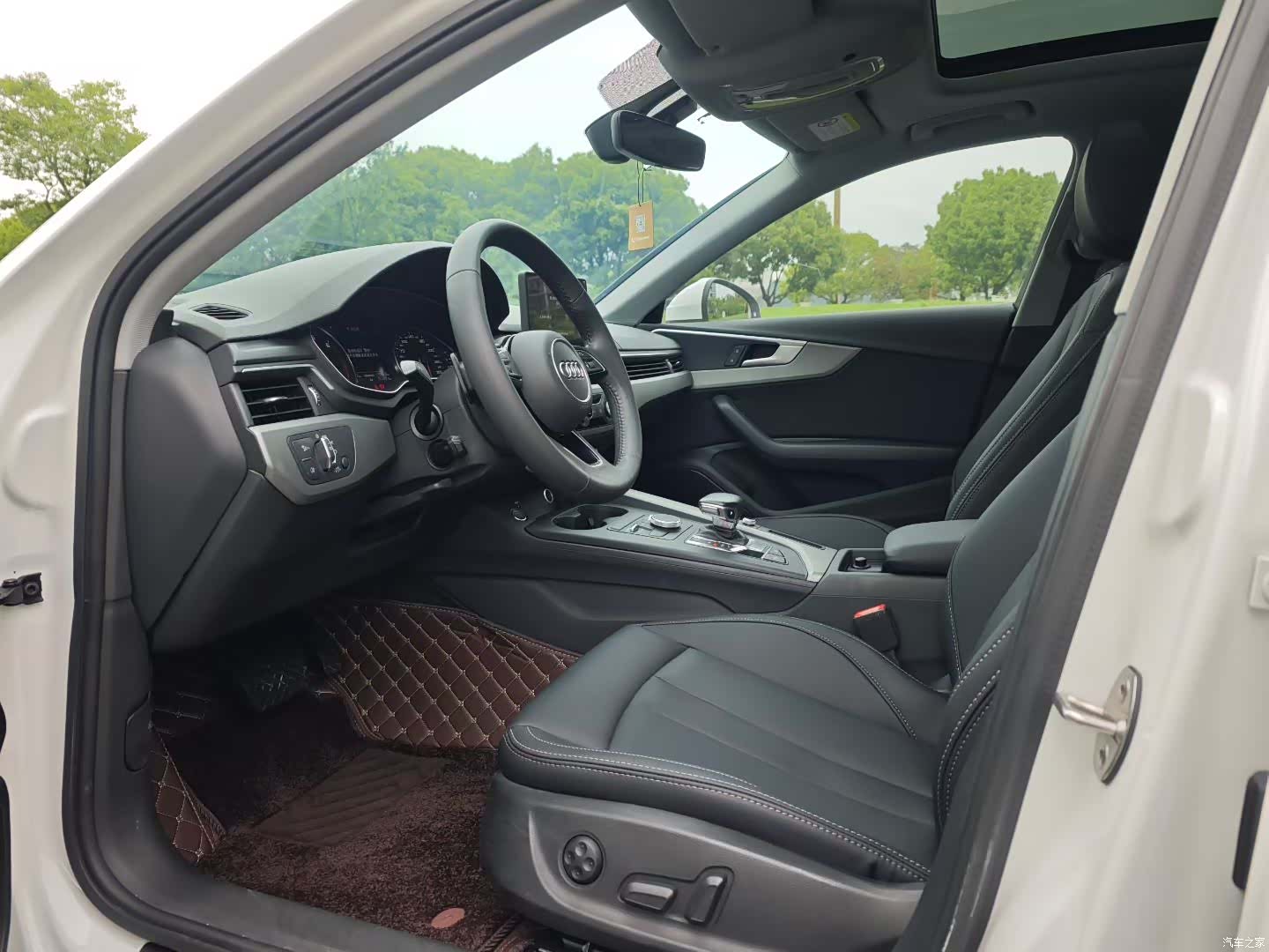 Audi A4L, 2019 6