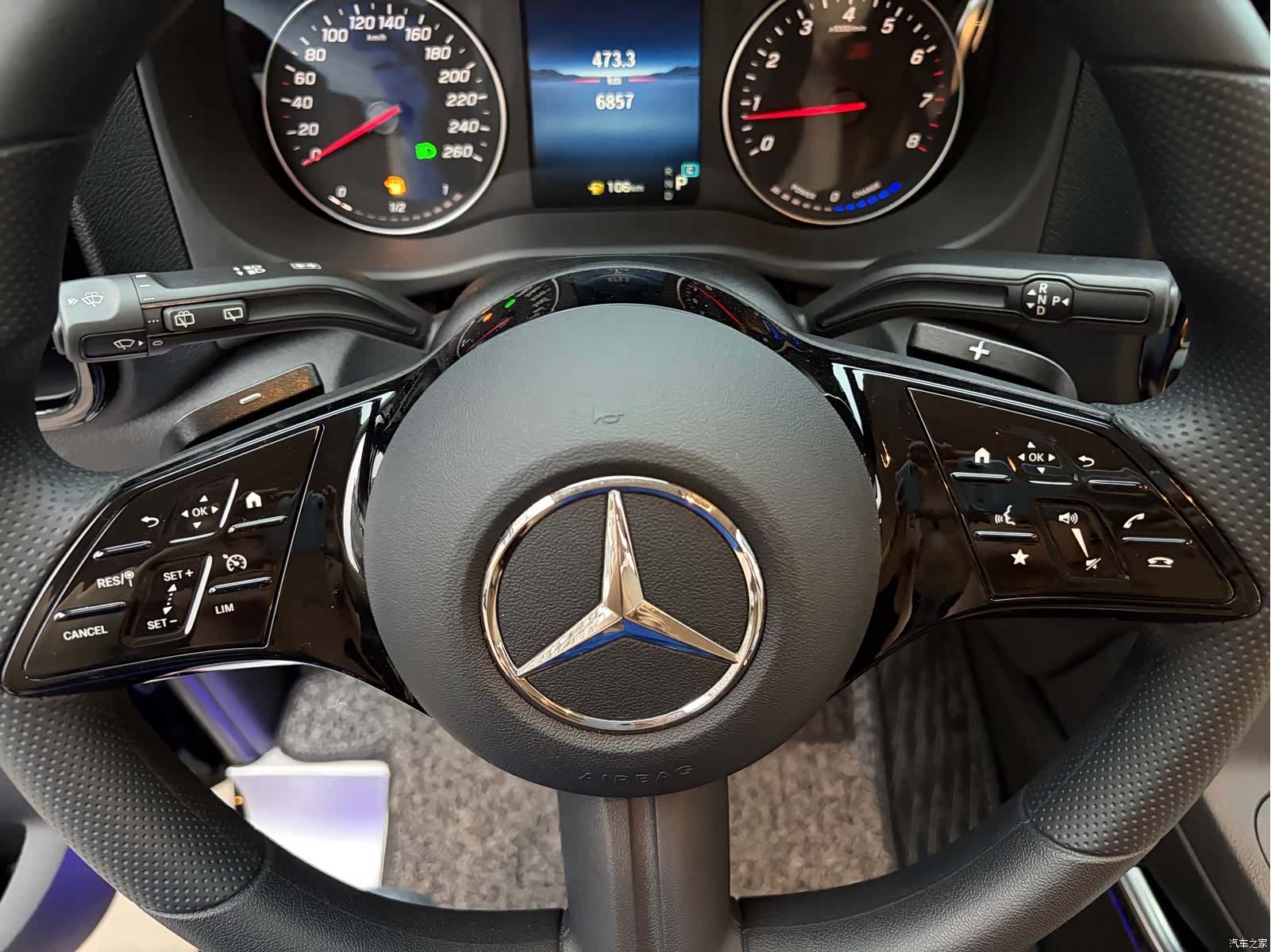 Mercedes-Benz 7, 2025 22