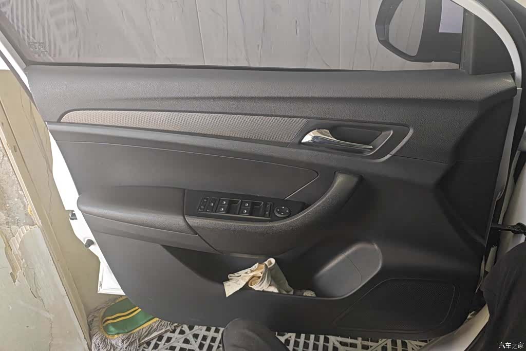 Roewe 360, 2015 7