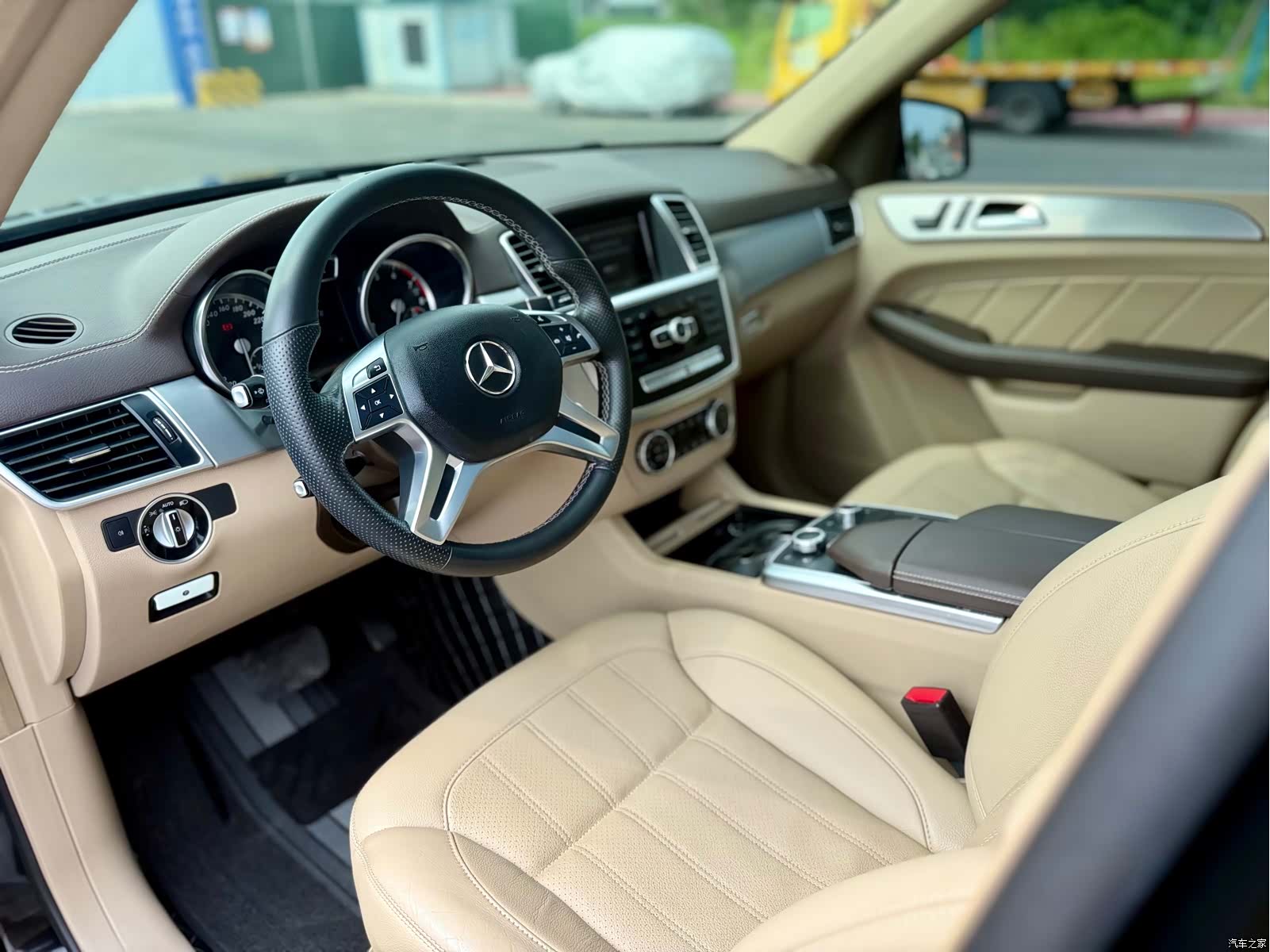Mercedes-Benz GL-Class, 2015 все фото