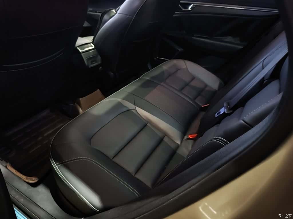 Geely Emgrand, 2017 17