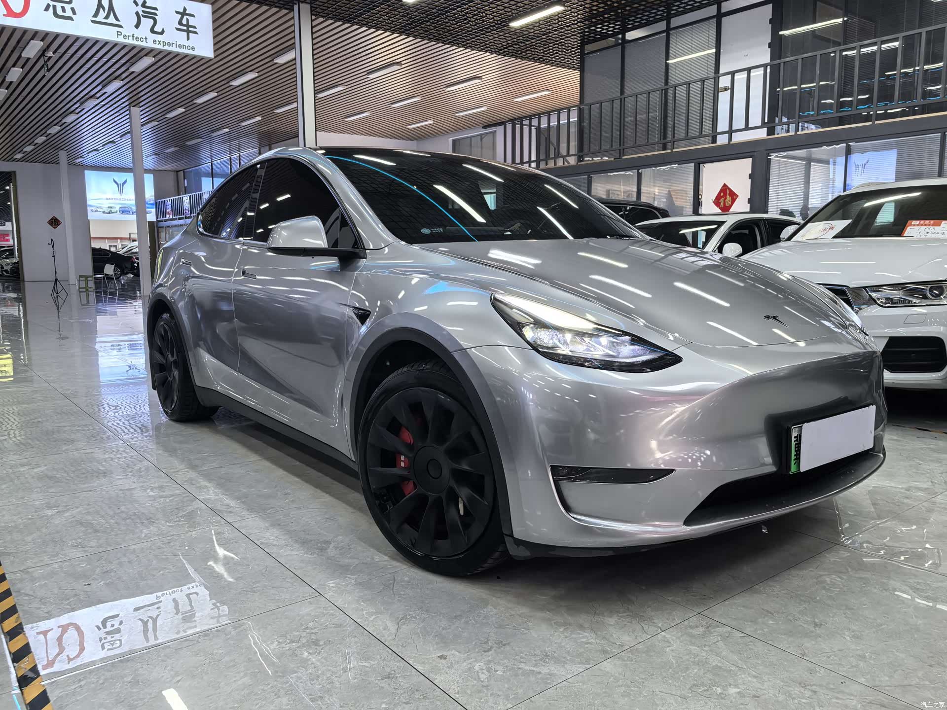 Tesla Model Y, 2022 3