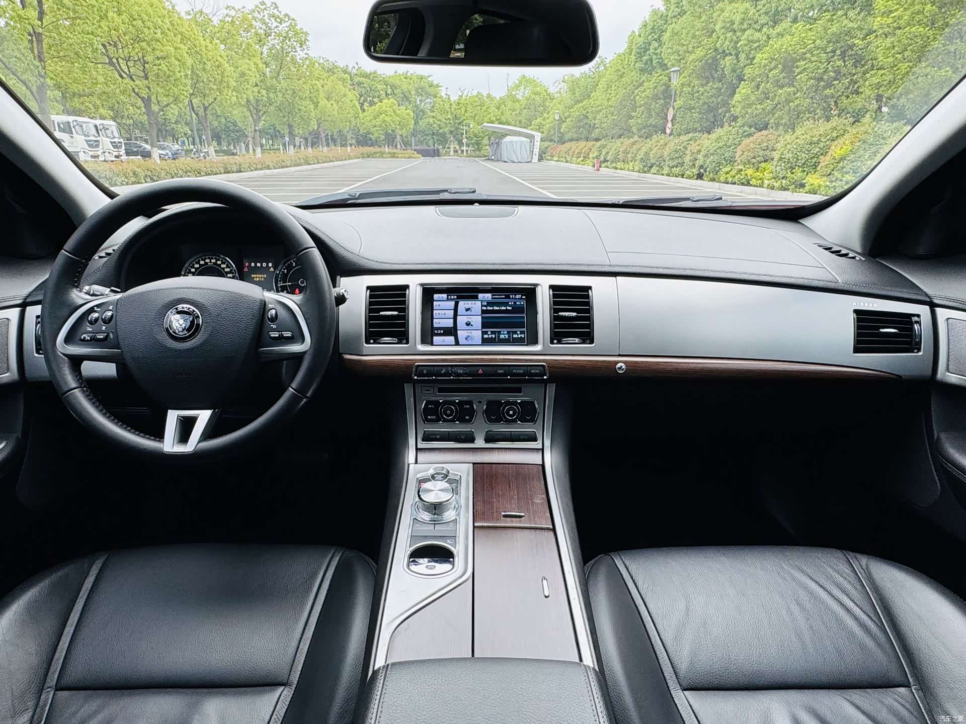Jaguar XF, 2013 11