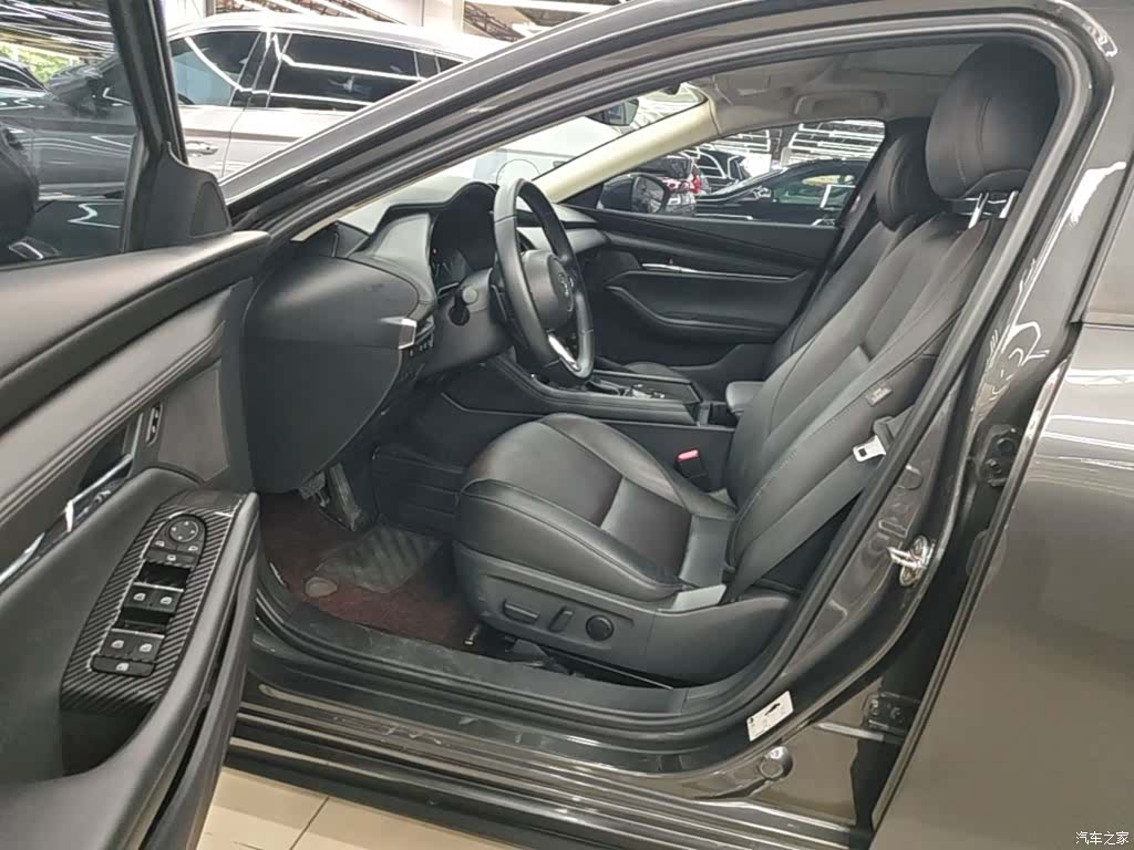 Mazda Mazda3, 2021 16