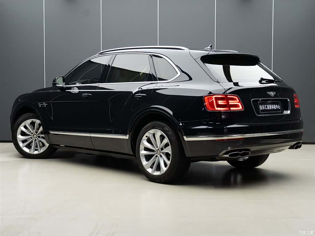 Bentley Bentayga, 2020 6