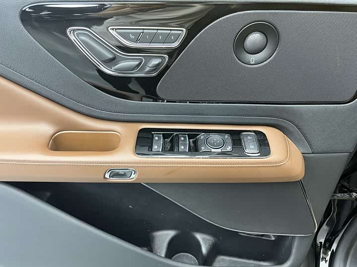 Lincoln Aviator, 2022 года фото 12
