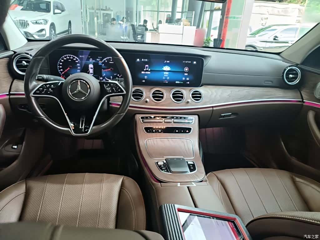 Mercedes-Benz E-Class, 2023 10
