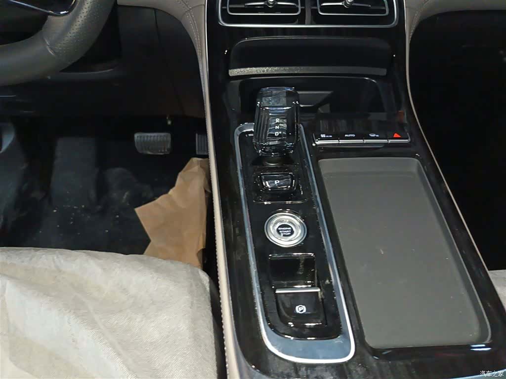 Geely Boyue, 2026 10