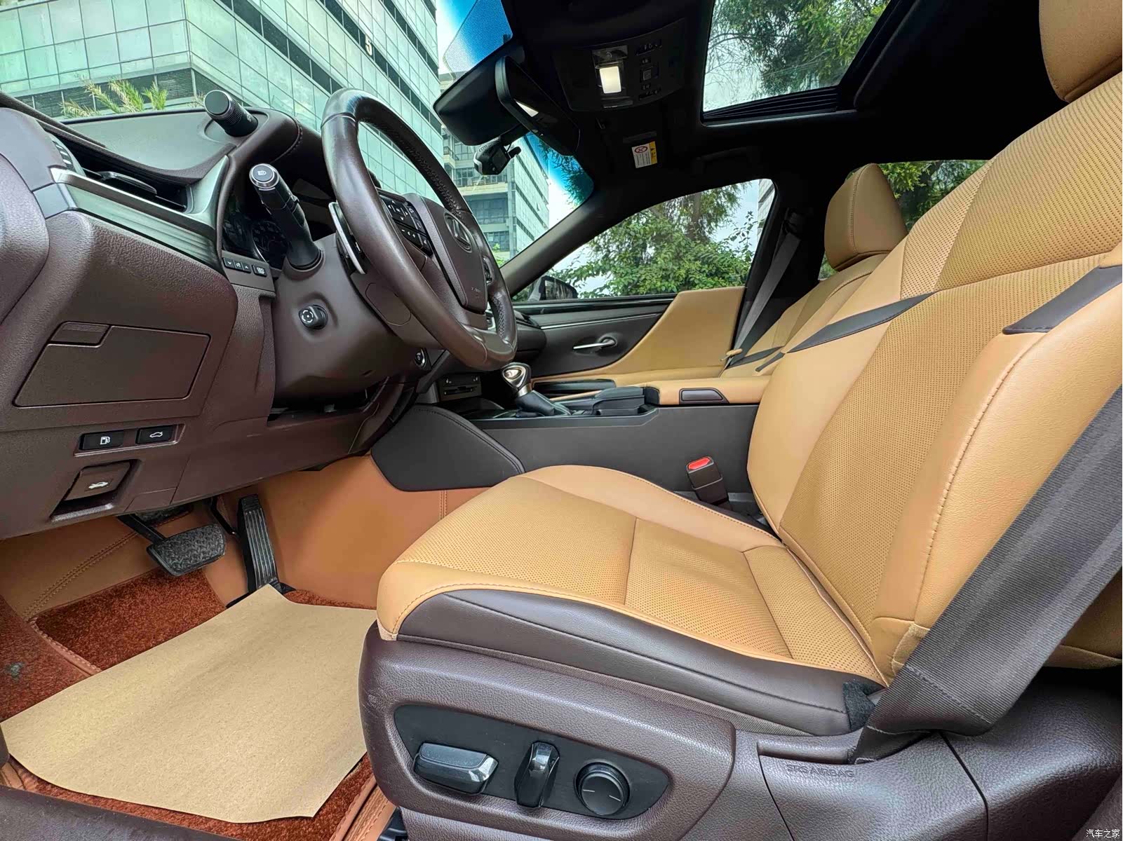 Lexus ES, 2020 4