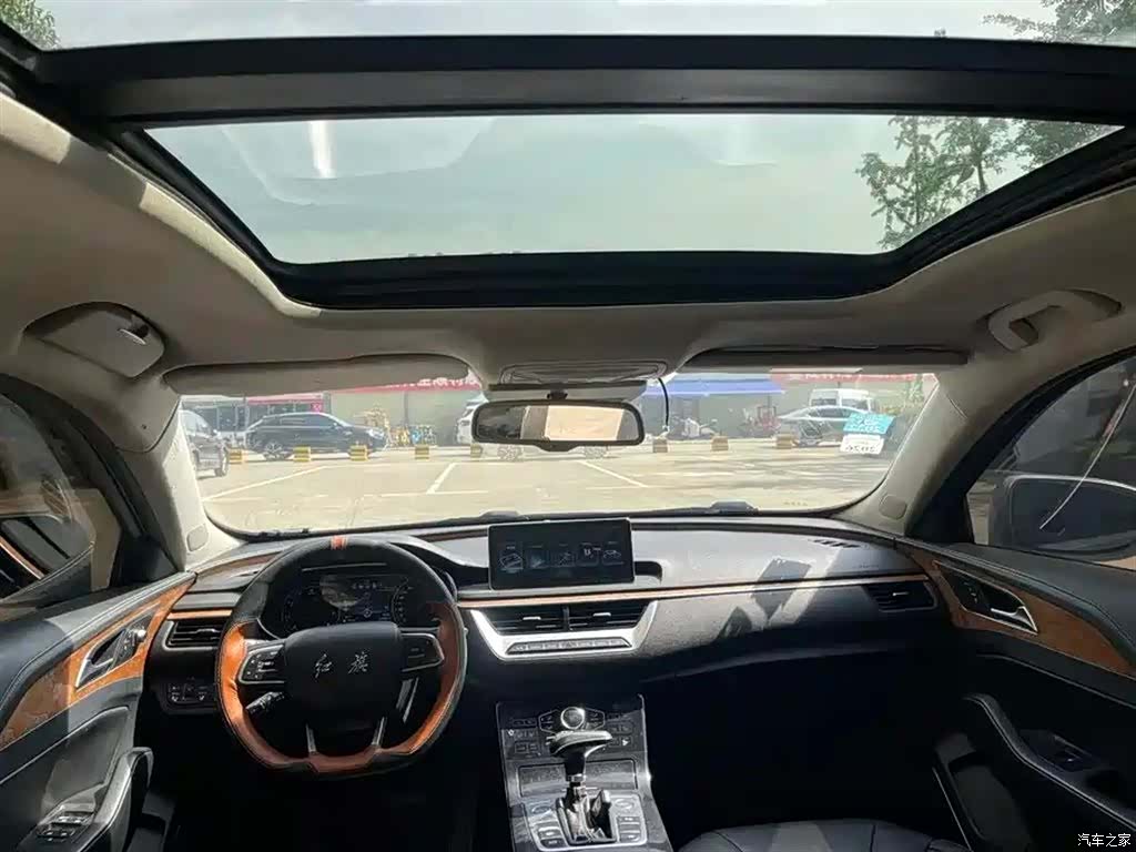Hongqi H5, 2018 7