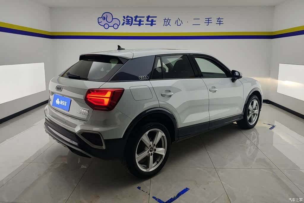 Audi Q2L, 2023 3