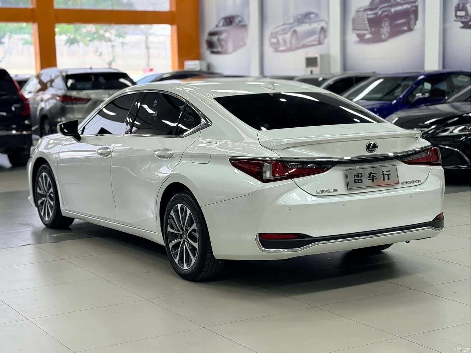 Lexus ES, 2024 11
