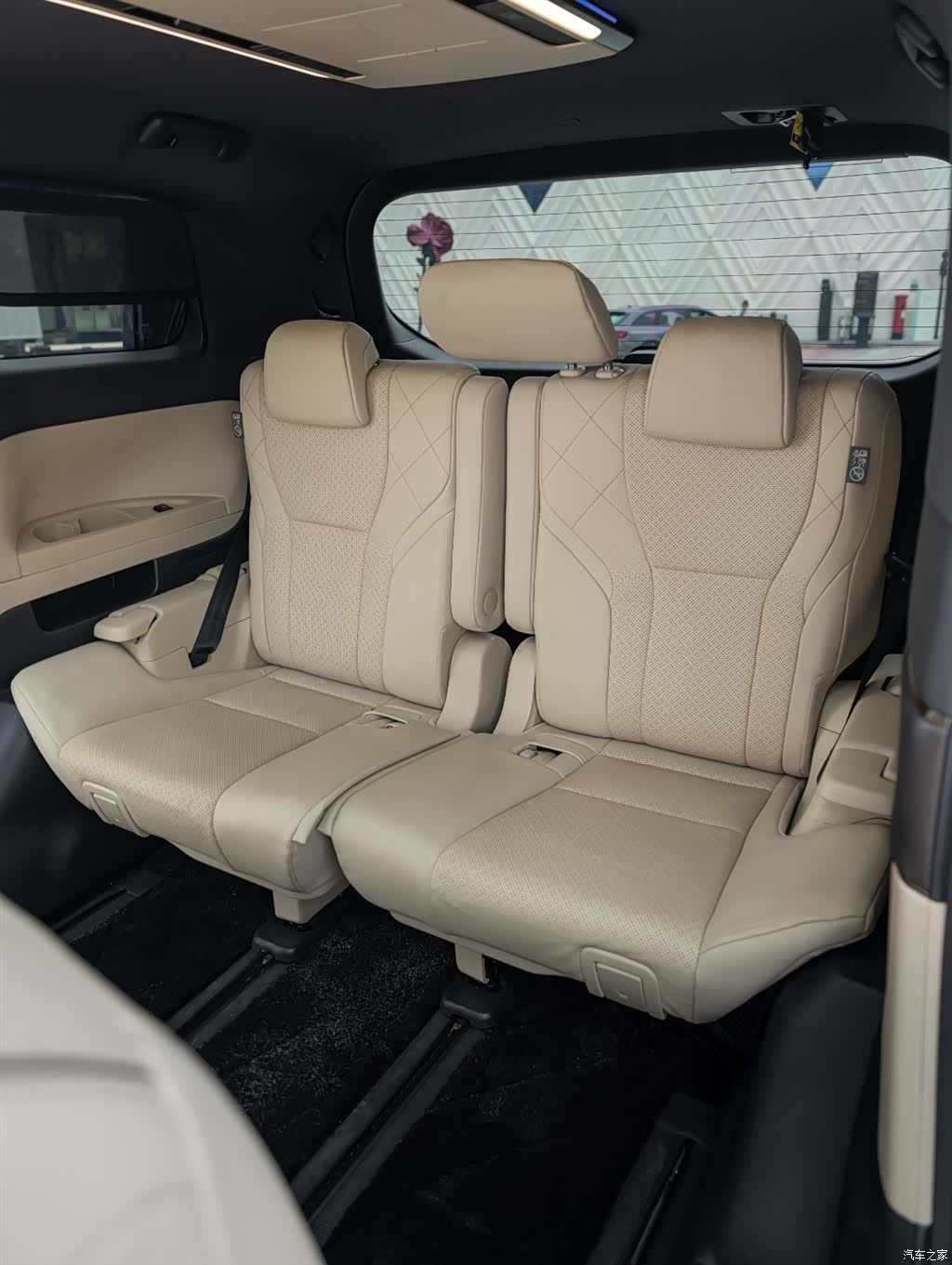 Toyota Alphard, 2024 23