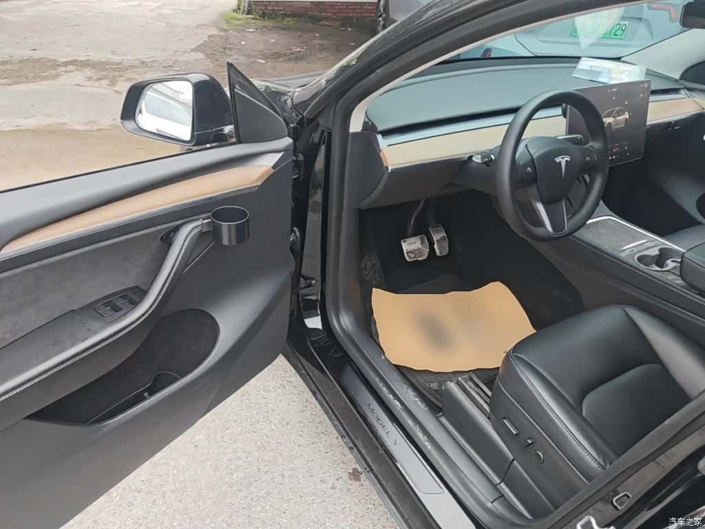 Tesla Model Y, 2022 16