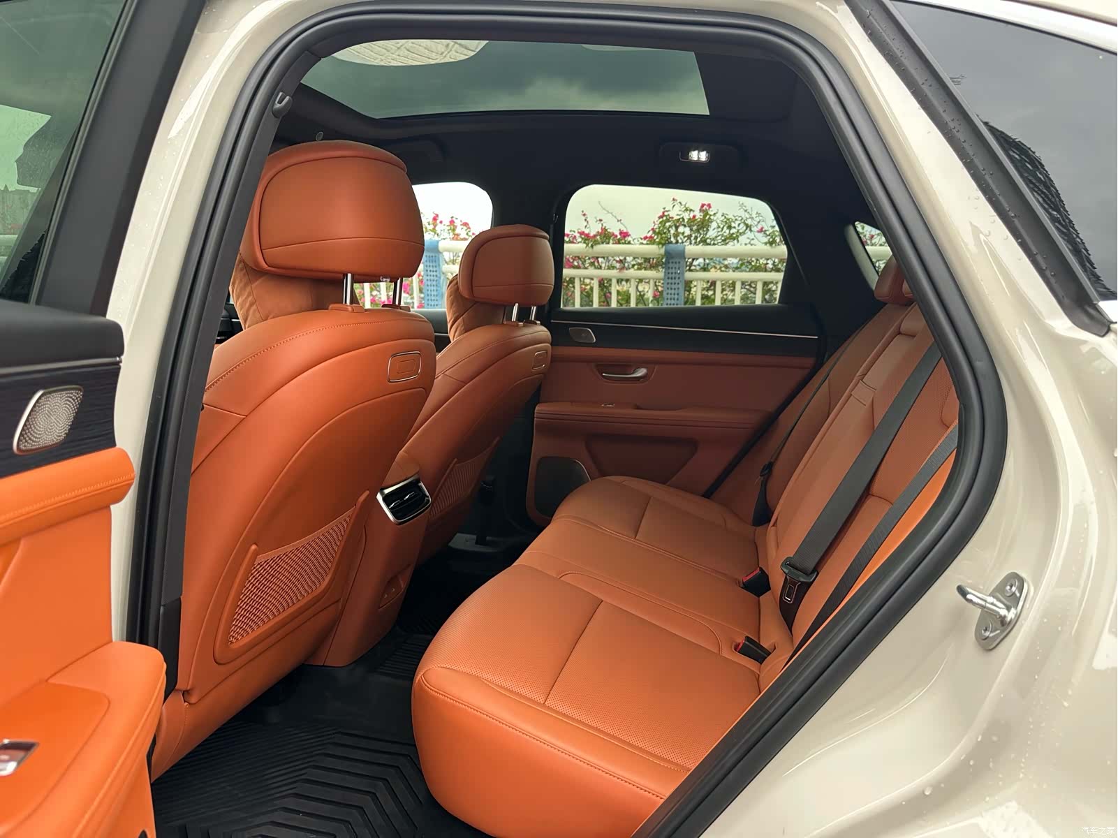 AITO M5, 2025 10