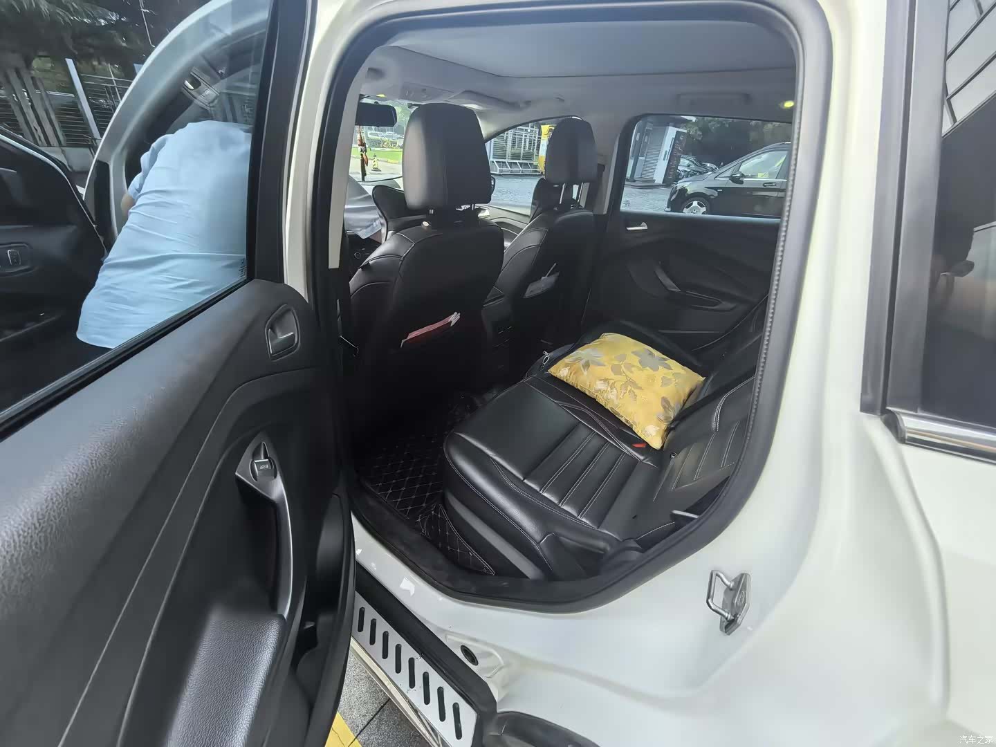 Ford Kuga, 2017 10