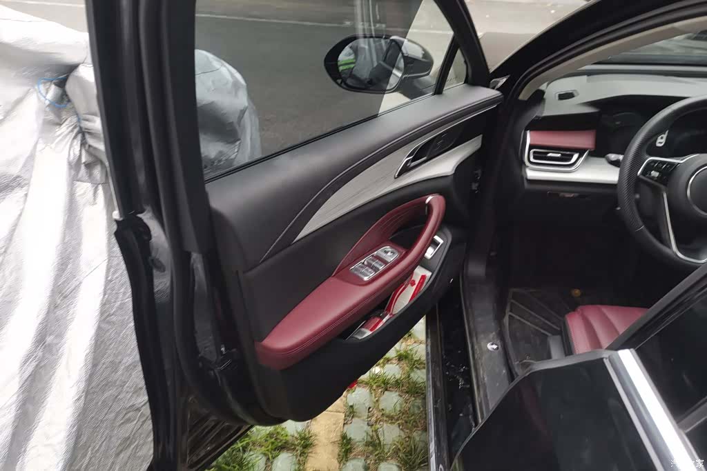 Hongqi H5, 2025 7