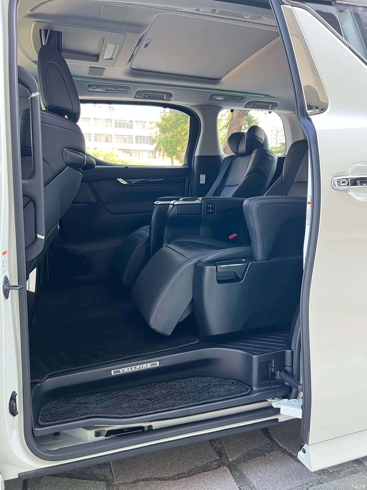 Toyota Vellfire, 2021 30