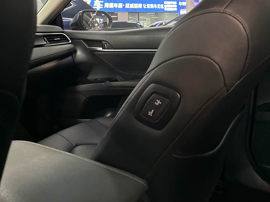 Toyota Camry 2022, фото 18