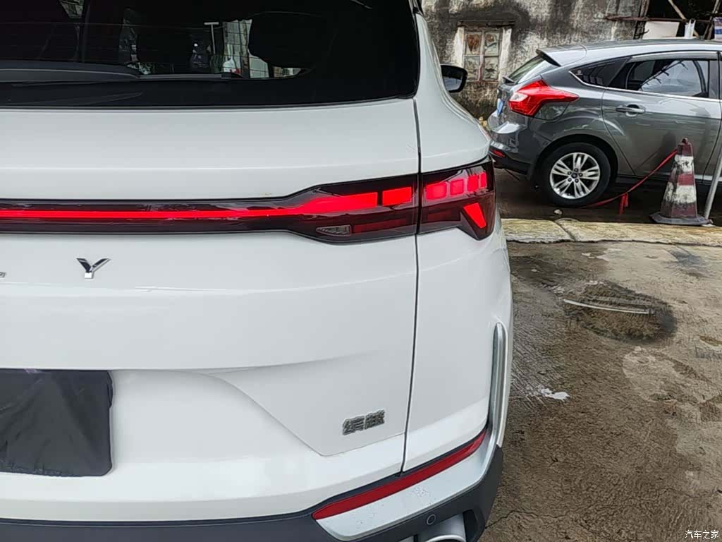 Geely Coolray, 2025 8