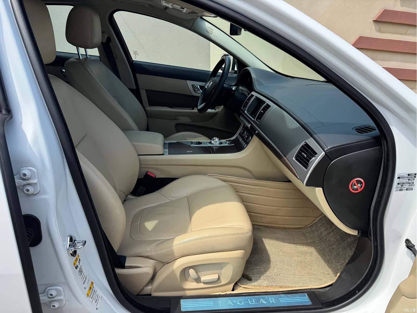 Jaguar XF, 2013 18