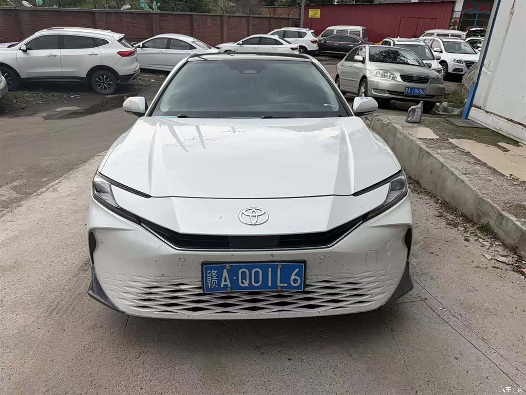 Toyota Camry, 2024 1