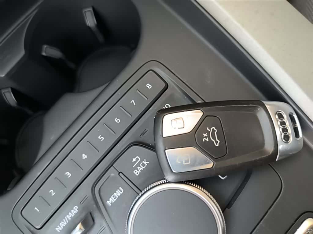 Audi A4L, 2020 9