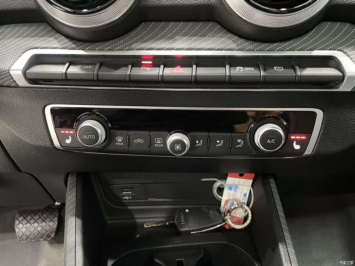 Audi Q2L, 2023 8