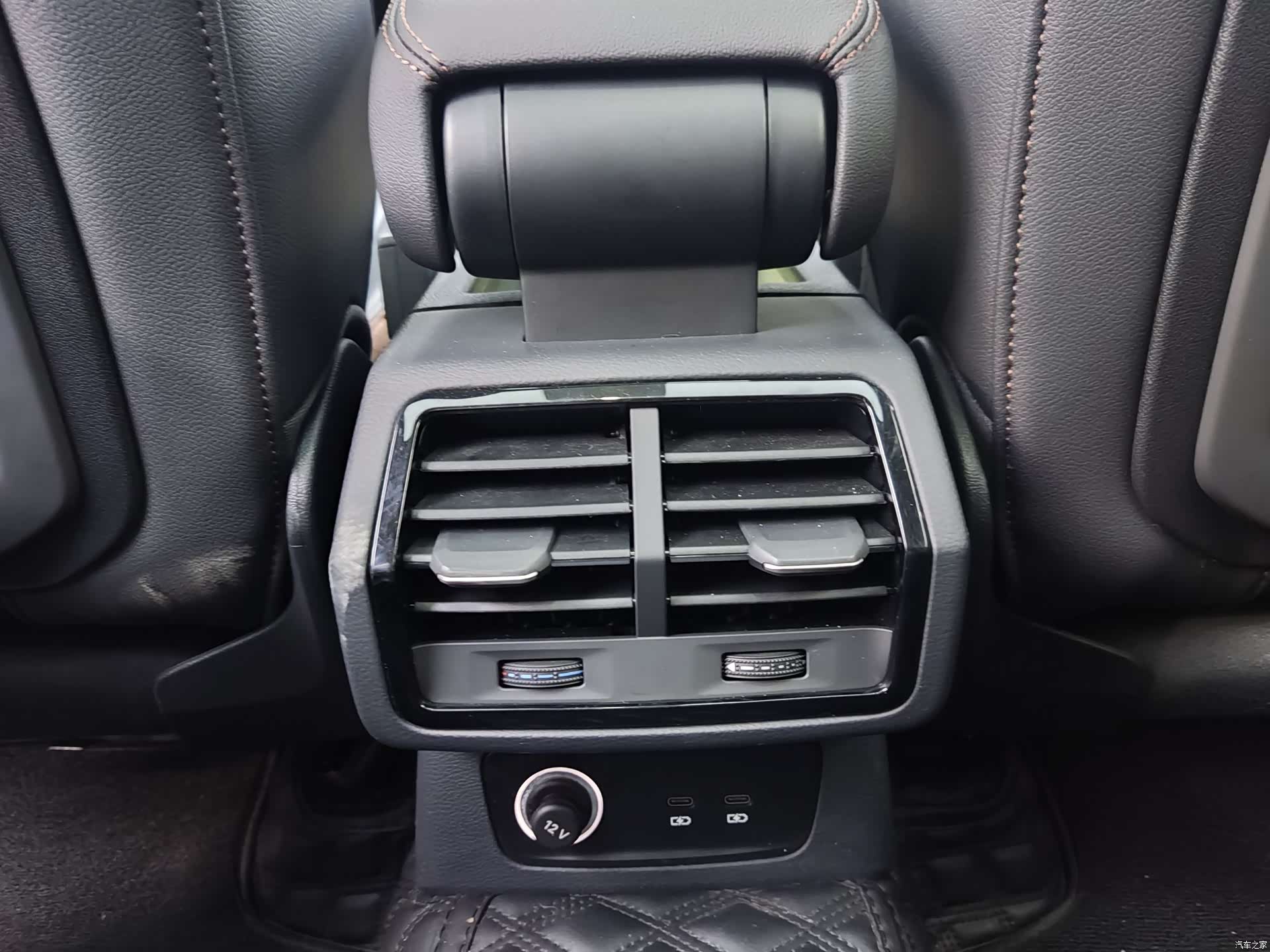 Audi Q3, 2023 13