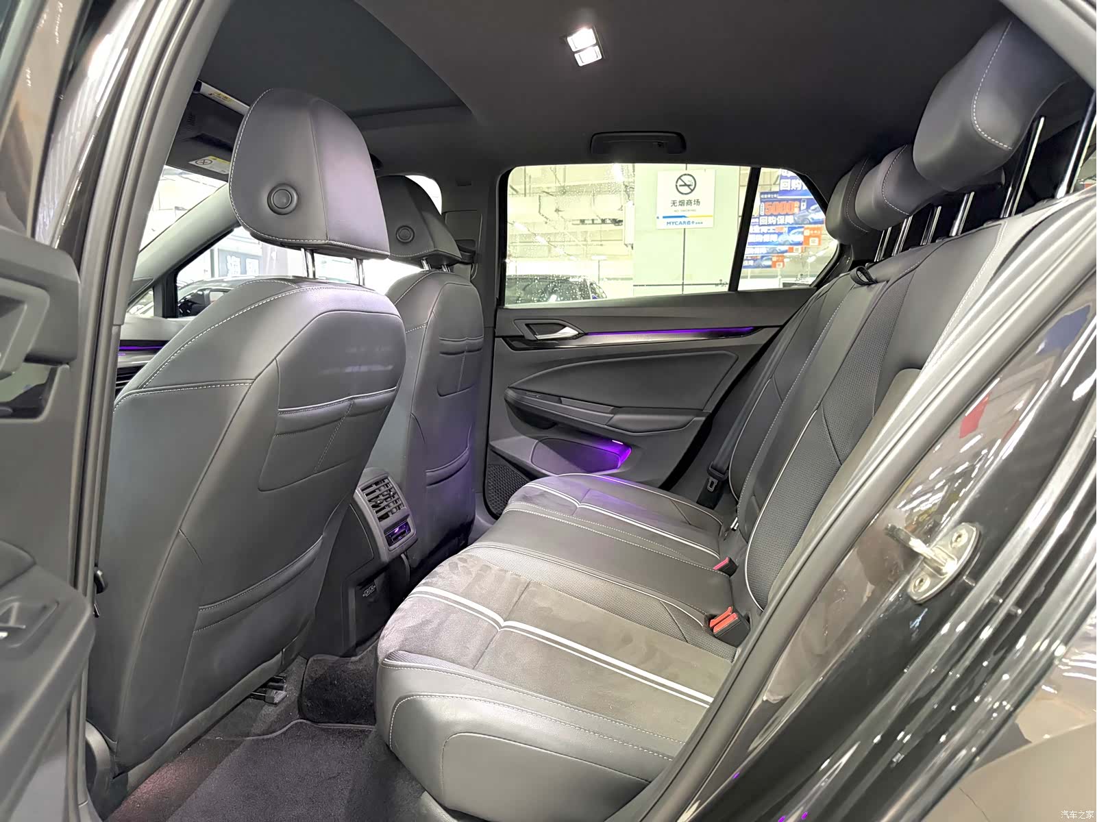 Volkswagen Golf, 2022 все фото