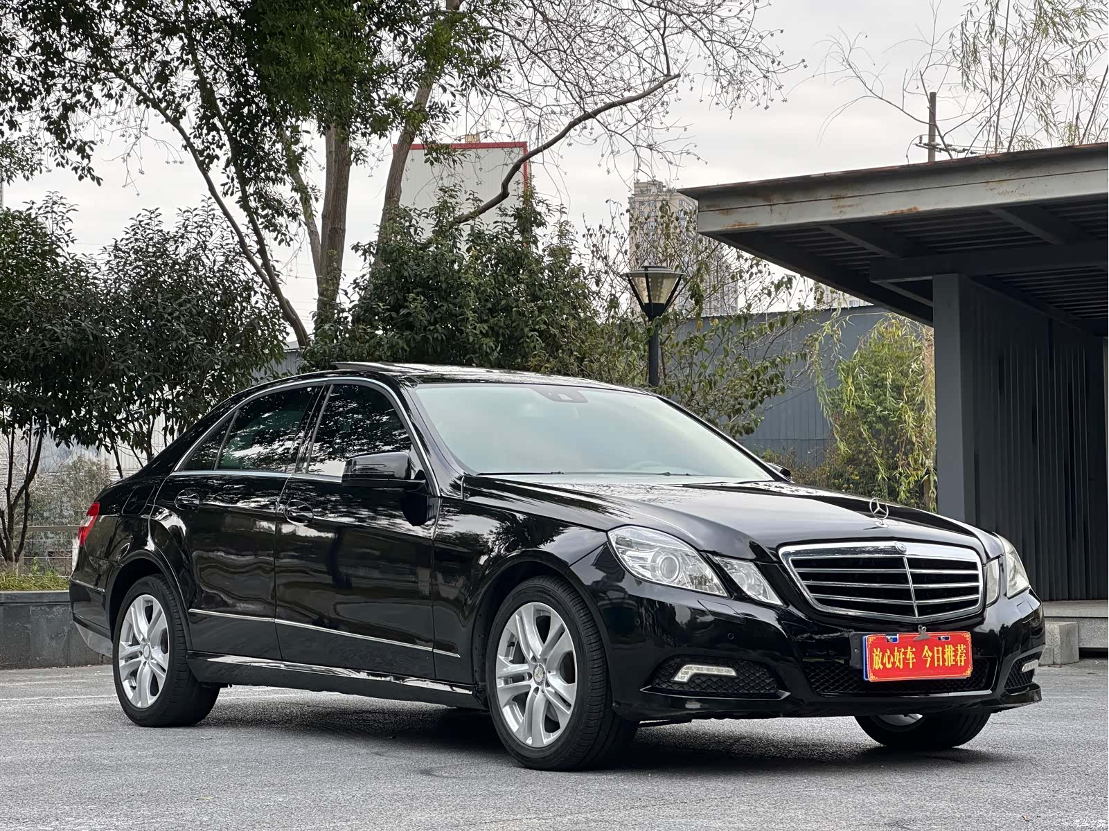 Mercedes-Benz E-Class, 2011 1