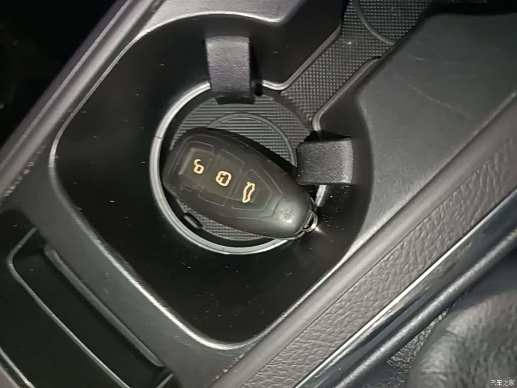 Ford Kuga, 2017 9