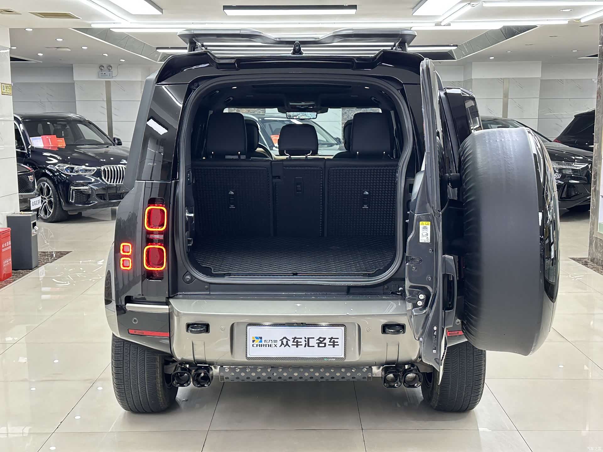 Land Rover Defender, 2024 7