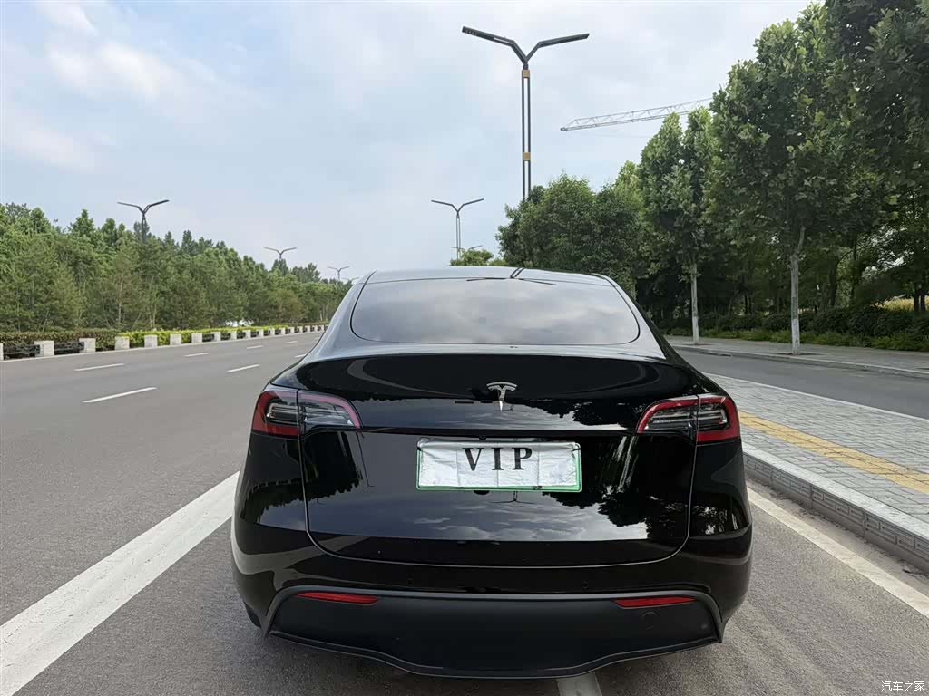 Tesla Model Y, 2023 7