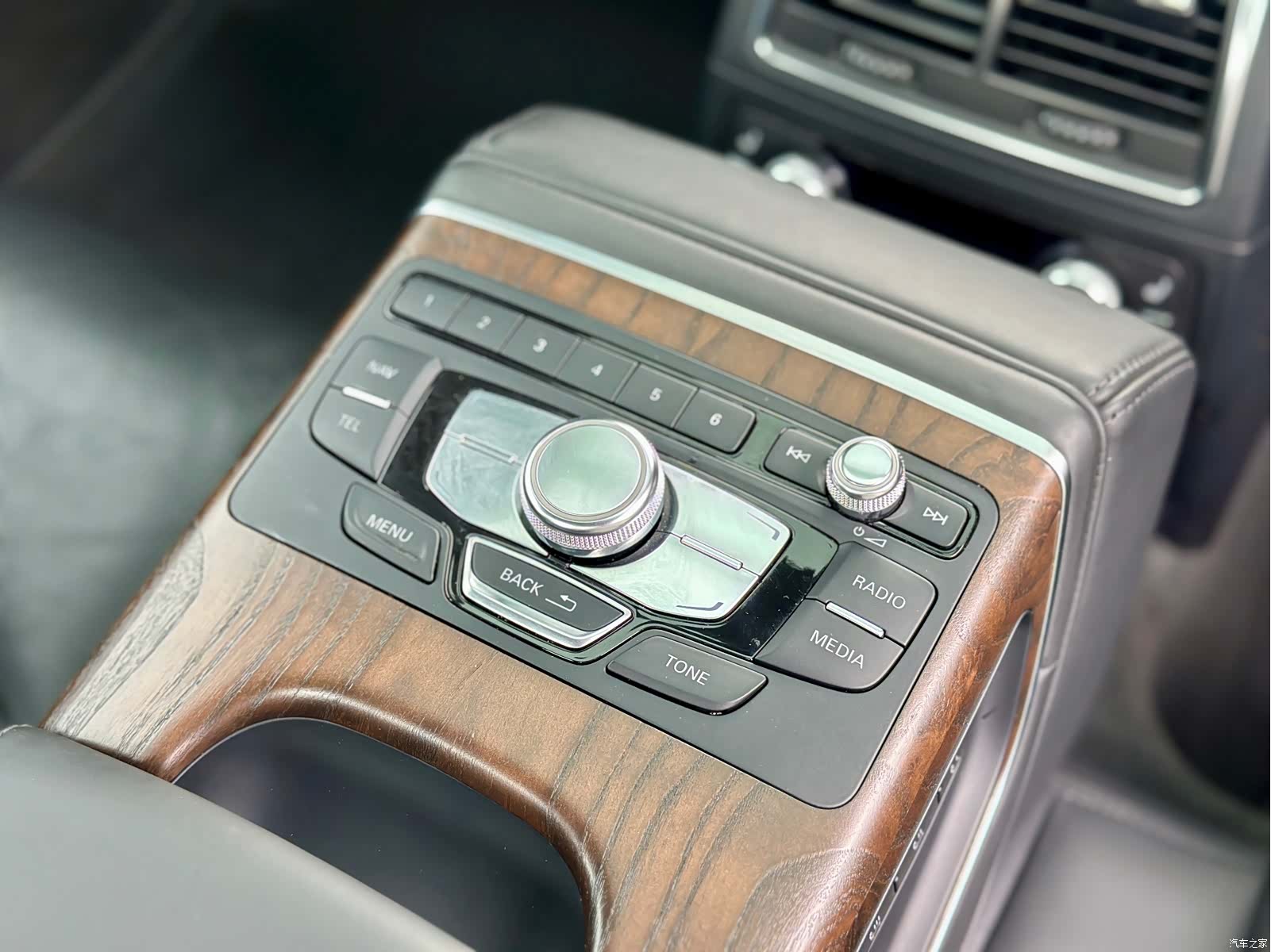Audi A6L, 2012 41