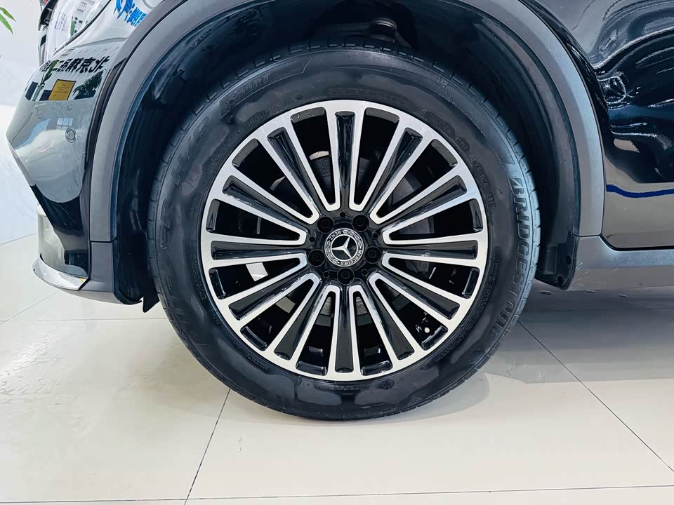 Mercedes-Benz GLC Mercedes-Benz GLC