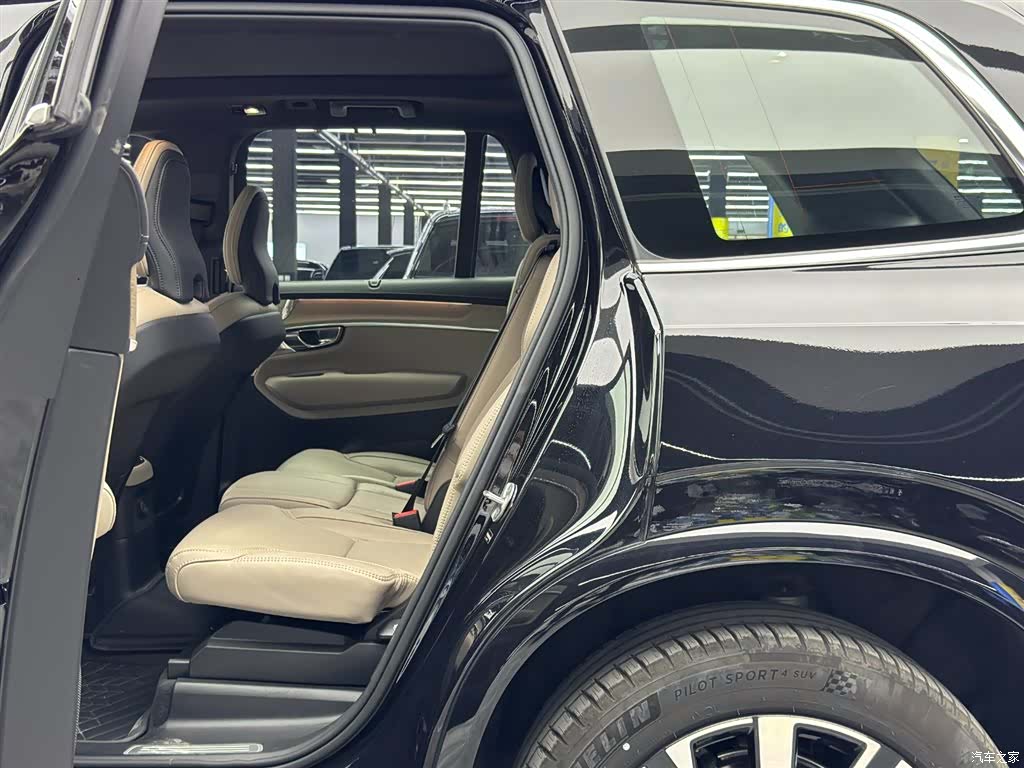 Volvo XC90, 2025 7