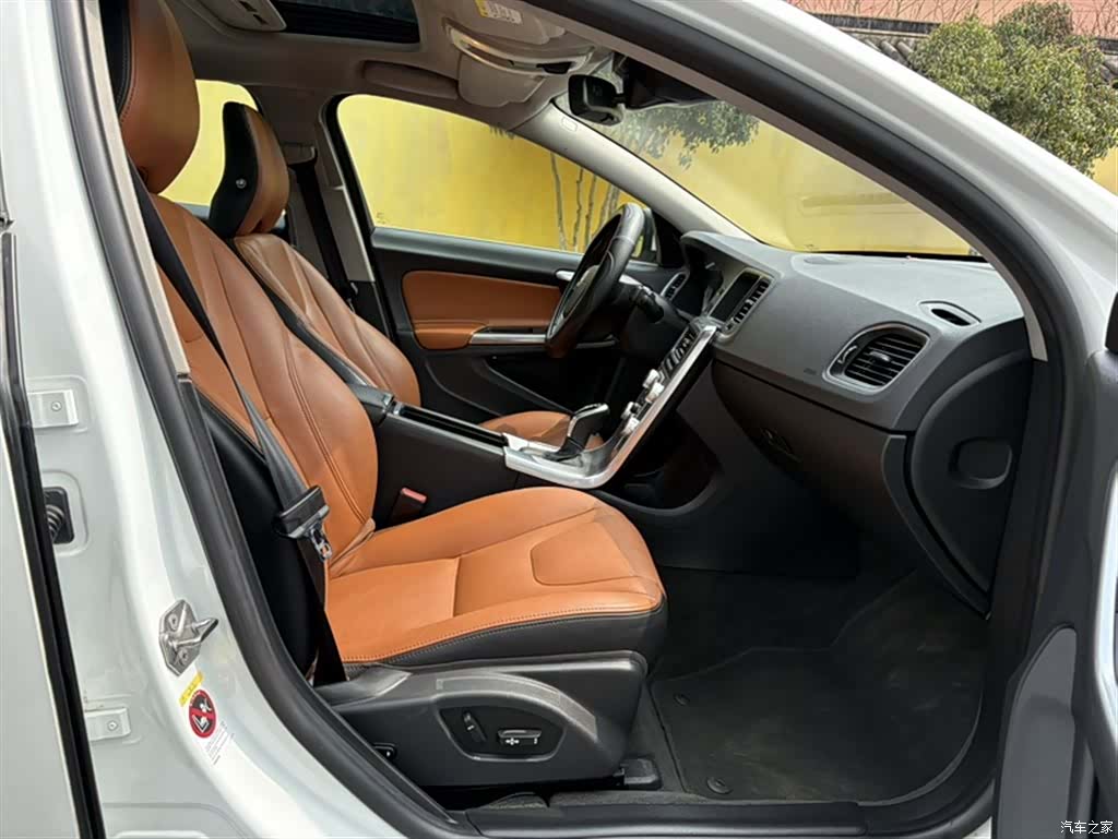 Volvo S60, 2017 4