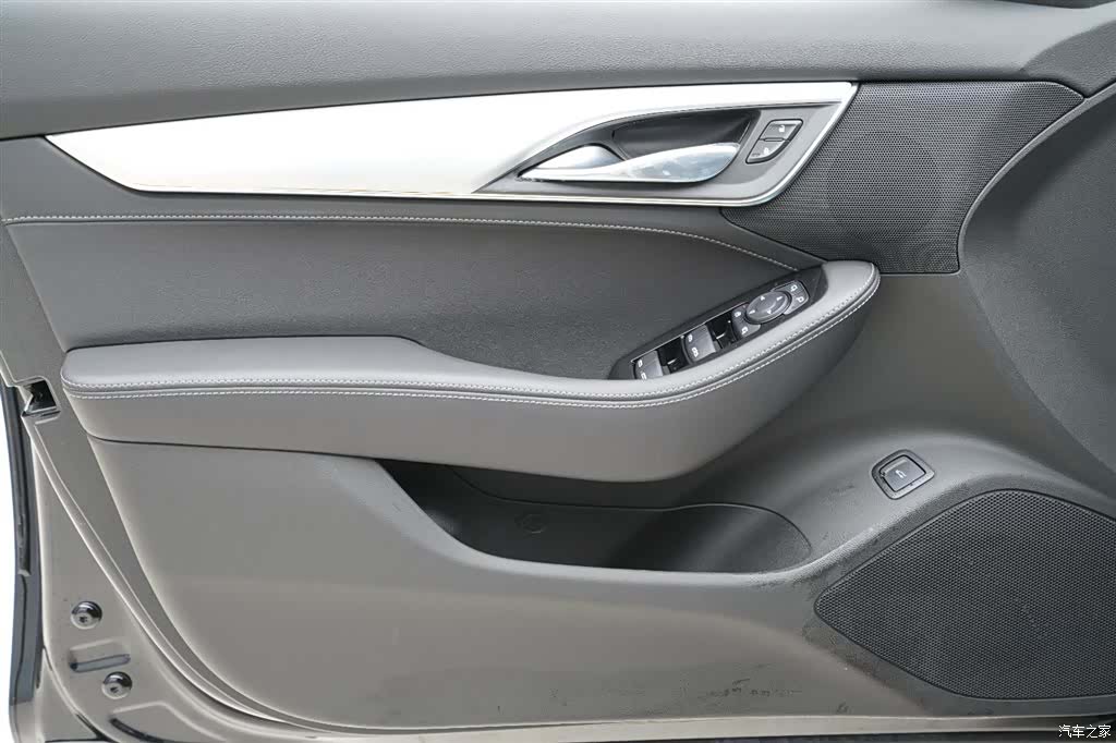 Cadillac CT5, 2026 все фото
