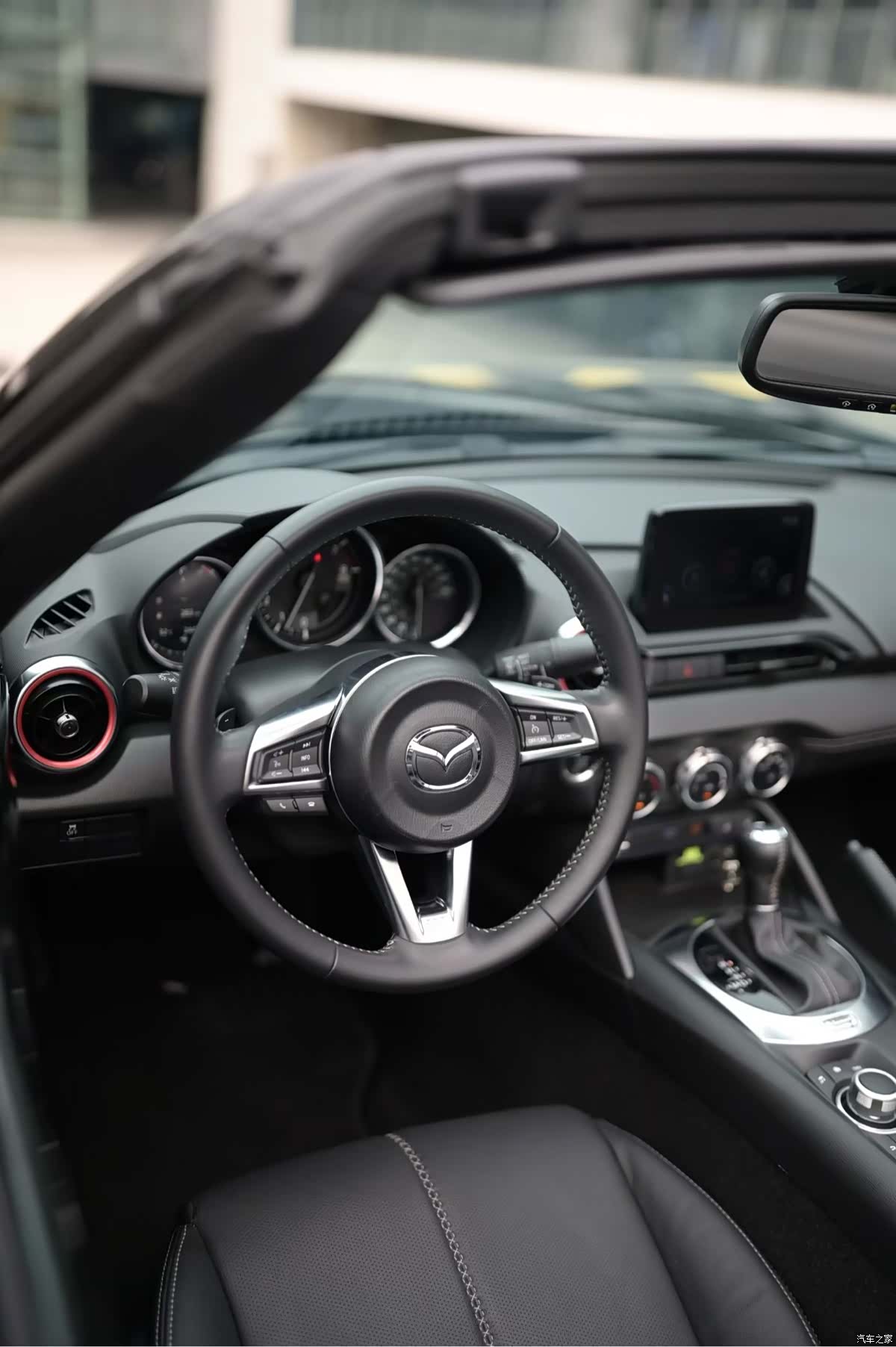 Mazda MX-5, 2023 4