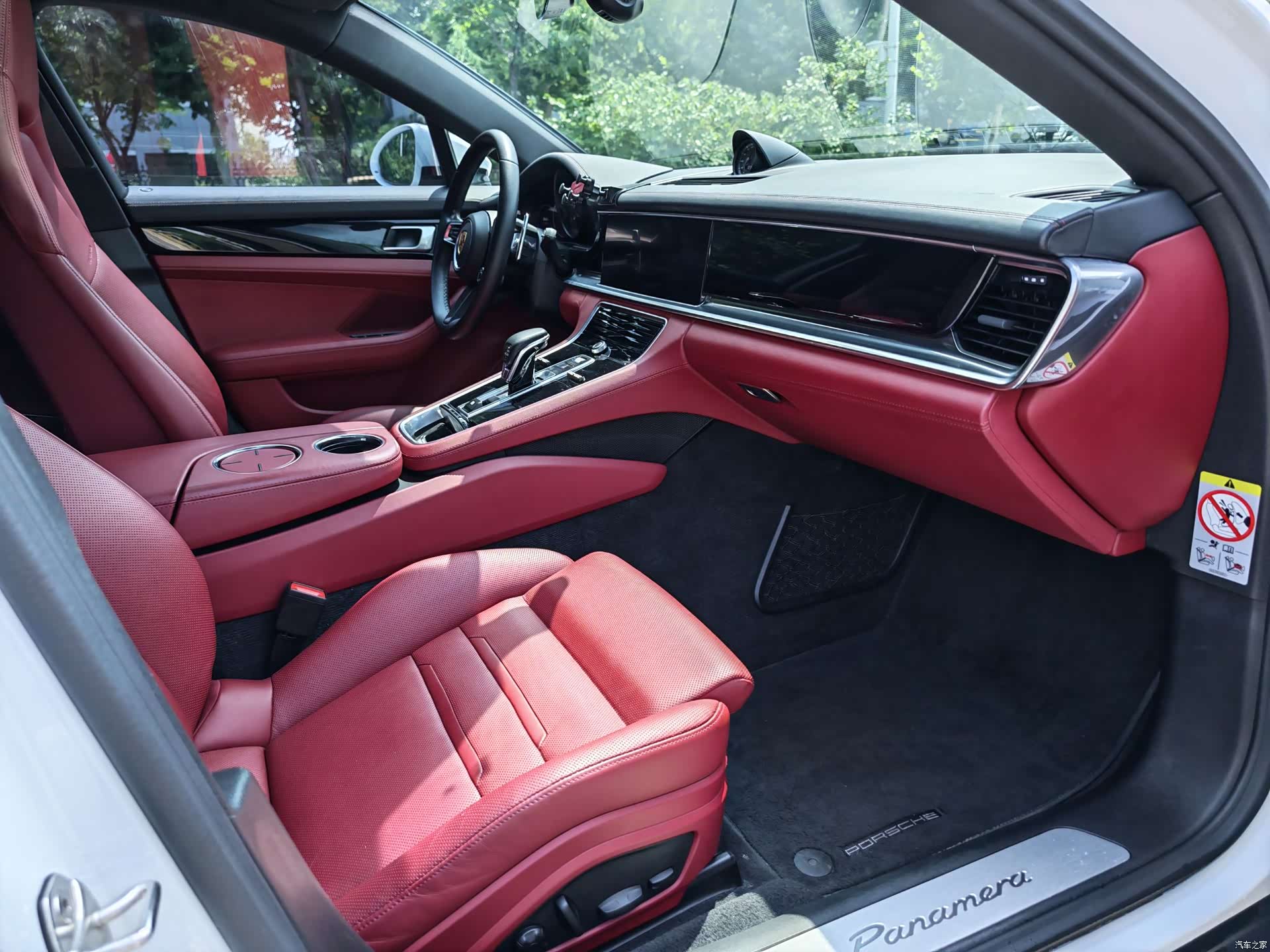 Porsche Panamera, 2023 10