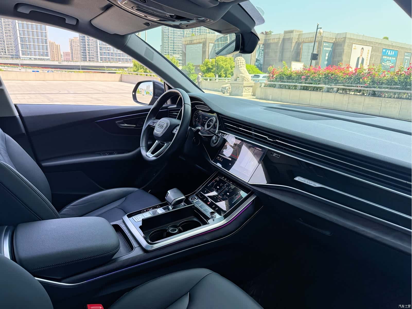Audi Q8, 2021 9