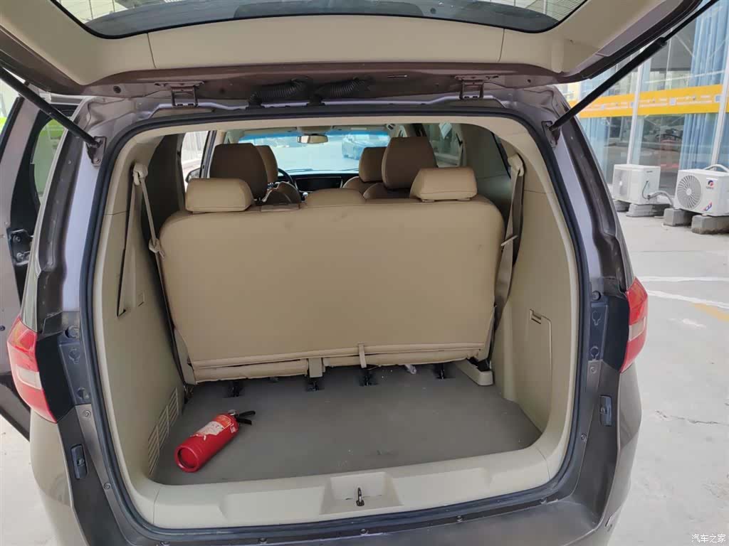 Buick GL8, 2018 9
