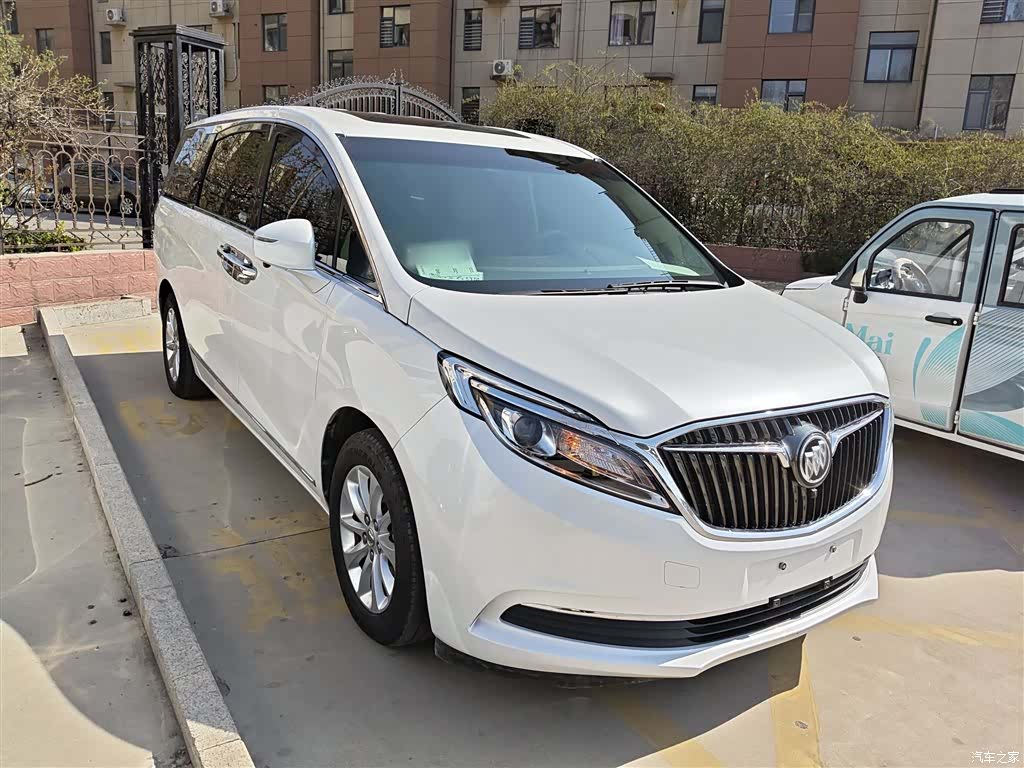Buick GL8, 2020 3
