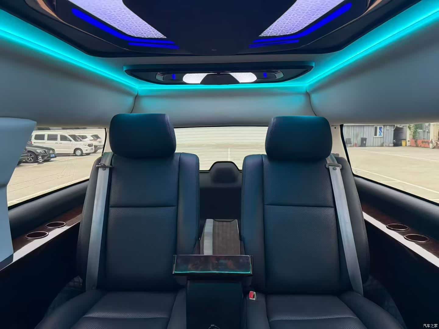 Cadillac Escalade, 2011 8