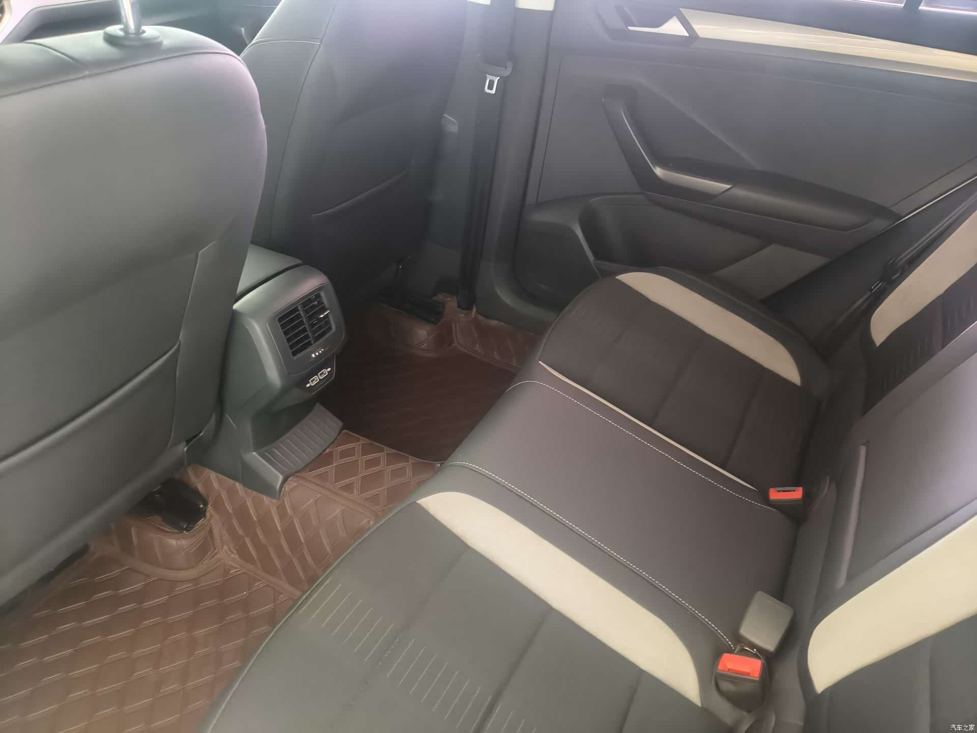 Volkswagen T-ROC, 2020 3